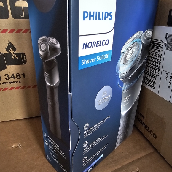 Philips Norelco Series 5000 Wet & Dry Men Rechargeable Electric Shaver X5004/84 - Picture 5 of 11